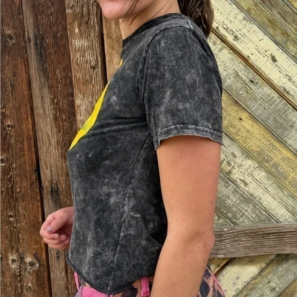 Authentic Vintage Inspired Guns n’ Roses Band Cropped Tee Shirt - Picture 4 of 6